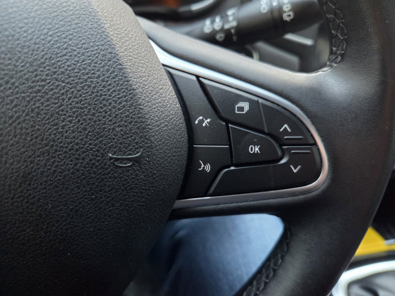 Photo 18 de l'offre de Renault Mégane Berline (4) evolution Blue dCi 115 à 14990€ chez Carlyss automobiles Vitré