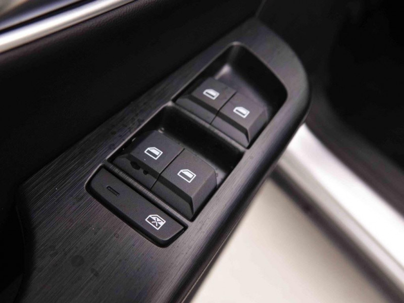 Photo 11 de l'offre de MG Motor ZS 1.5i 115 Comfort à 23534€ chez Carlyss automobiles Vitré