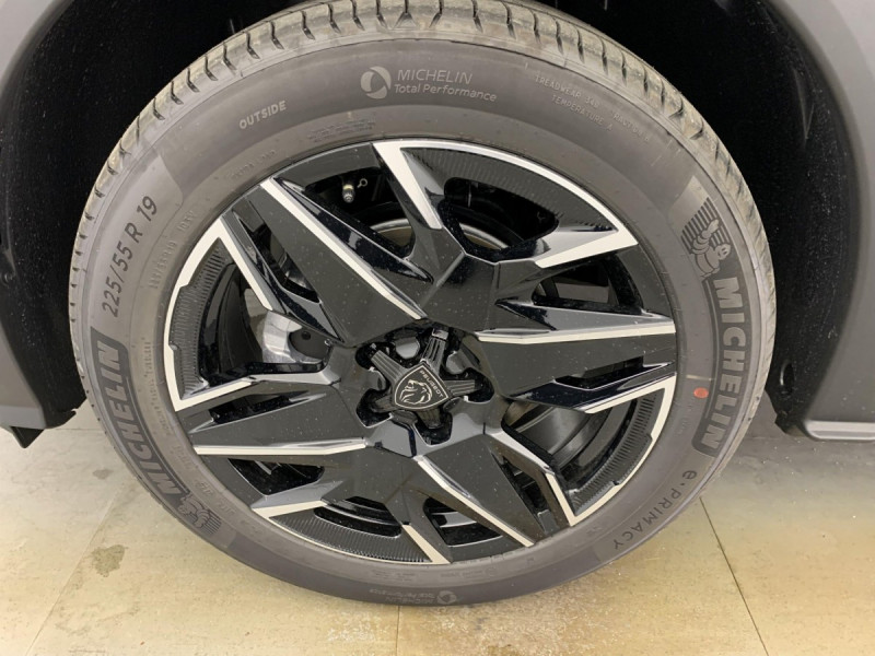 Photo 22 de l'offre de PEUGEOT 3008 Hybrid 145 e-DCS6 GT à 32958€ chez Carlyss automobiles Vitré