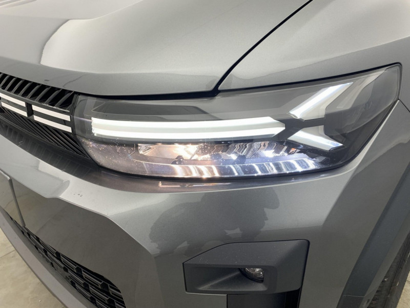 Photo 21 de l'offre de Dacia BIGSTER Mild Hybrid 130 4x4 Expression à 28598€ chez Carlyss automobiles Vitré