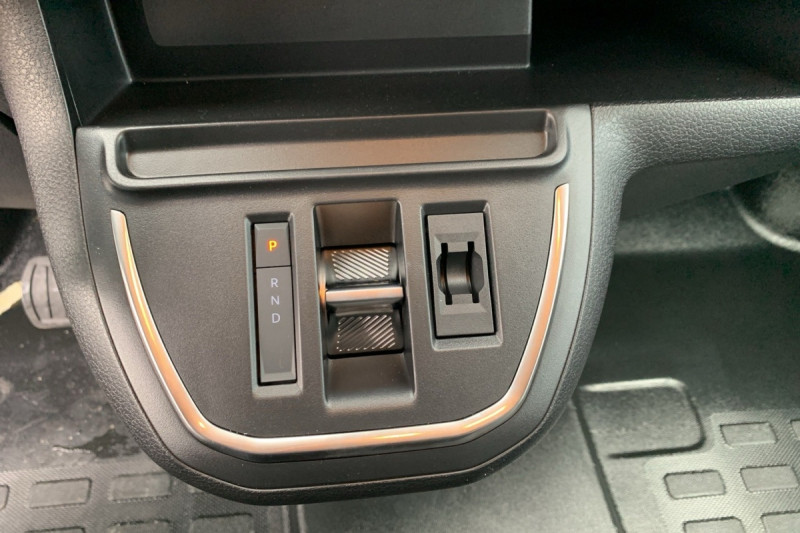 Photo 10 de l'offre de CITROEN Jumpy Fourgon M BLUEHDI 180 S&S EAT8 à 31257€ chez Carlyss automobiles Vitré