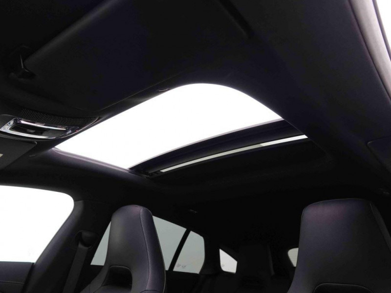 Photo 8 de l'offre de MERCEDES-BENZ CLA 220d 190 DCT 4 Matic Shooting Brake AMG-Line à 31749€ chez Carlyss automobiles Vitré