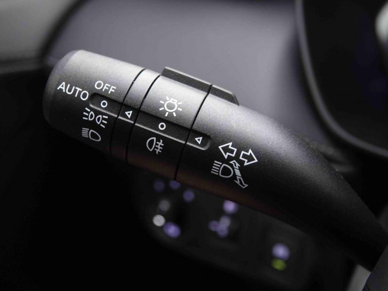 Photo 10 de l'offre de MG Motor ZS 1.5i 115 Comfort à 23534€ chez Carlyss automobiles Vitré