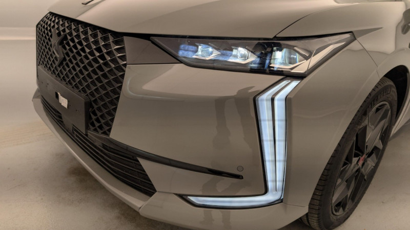 Photo 23 de l'offre de DS DS4 PureTech 130 EAT8 Performance Line+ à 24110€ chez Carlyss automobiles Vitré