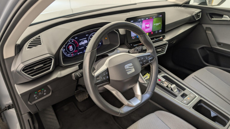 Photo 15 de l'offre de SEAT LEON Sportstourer 1.0 eTSI 110 DSG7 Style à 19090€ chez Carlyss automobiles Vitré