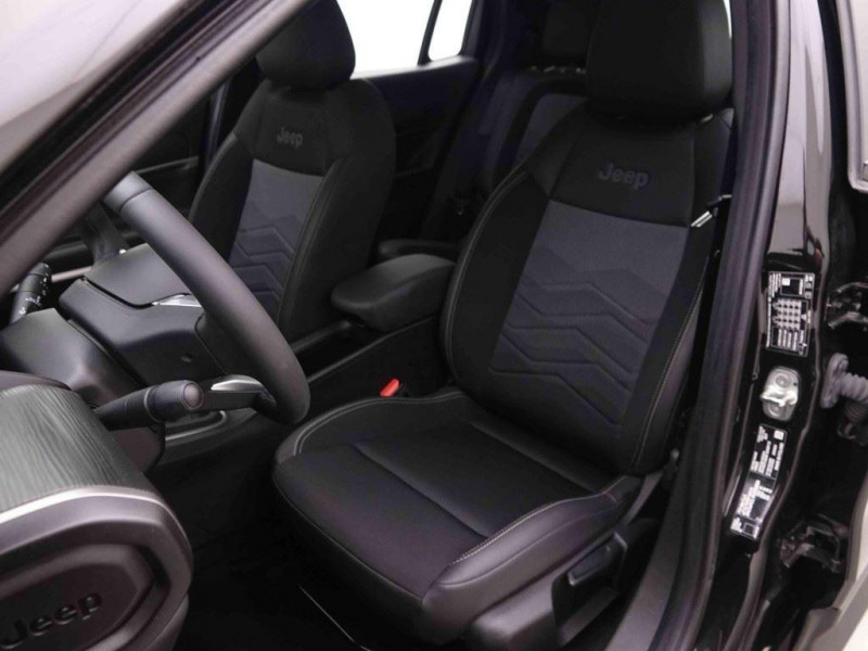 Photo 9 de l'offre de Jeep Avenger 1.2 Turbo T3 100 ch Altitude à 23698€ chez Carlyss automobiles Vitré