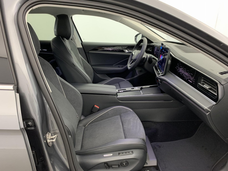 Photo 9 de l'offre de VOLKSWAGEN Passat 1.5 eTSI OPF 150 DSG7 Elegance à 39598€ chez Carlyss automobiles Vitré