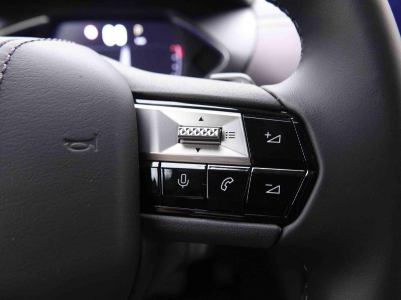 Photo 17 de l'offre de DS DS3 Crossback 1.2 T 130 EAT8 Antoine De Saint Exupery à 25518€ chez Carlyss automobiles Vitré