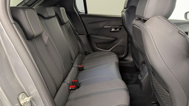 Photo 10 de l'offre de PEUGEOT 208 Hybrid 136 e-DCS6 GT à 21340€ chez Carlyss automobiles Vitré