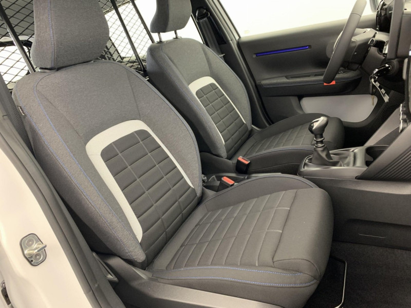 Photo 7 de l'offre de Citroën C3 SOCIETE NOUVELLE TURBO 100 BVM PRO à 17457€ chez Carlyss automobiles Vitré