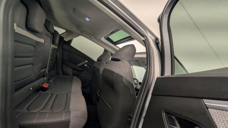 Photo 10 de l'offre de CITROEN C4 PureTech 130 S&S BVM6 Shine à 15804€ chez Carlyss automobiles Vitré