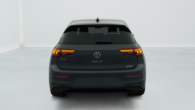 Photo 6 de l'offre de VOLKSWAGEN GOLF 8 1.5 ETSI EVO2 150 DSG7 LIFE PLUS à 30598€ chez Carlyss automobiles Vitré
