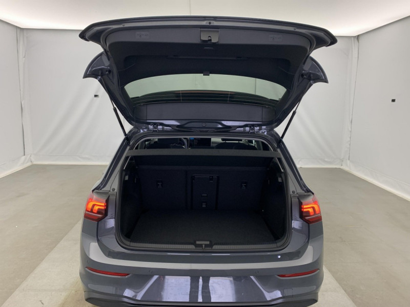 Photo 9 de l'offre de VOLKSWAGEN GOLF 8 1.5 eTSI EVO2 116 DSG7 Life Plus à 29998€ chez Carlyss automobiles Vitré
