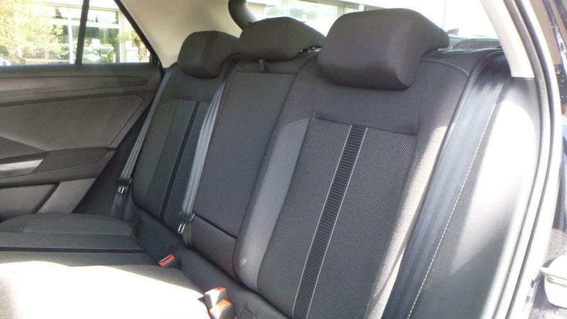 Photo 14 de l'offre de VOLKSWAGEN T-roc T-Roc 2.0 TDI 150 Start/Stop DSG7 VW Edition à 34398€ chez Carlyss automobiles Vitré