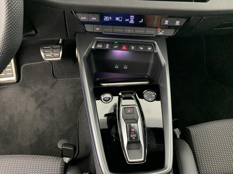 Photo 26 de l'offre de Audi A3 ALLSTREET TFSI e Hybride rechargeable 204 S tronic 6 Design à 42998€ chez Carlyss automobiles Vitré