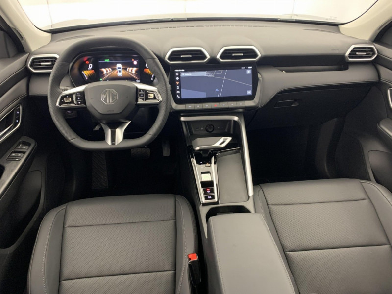 Photo 8 de l'offre de MG Motor ZS 1.5 L Hybrid+ 197 ch Luxury à 23998€ chez Carlyss automobiles Vitré