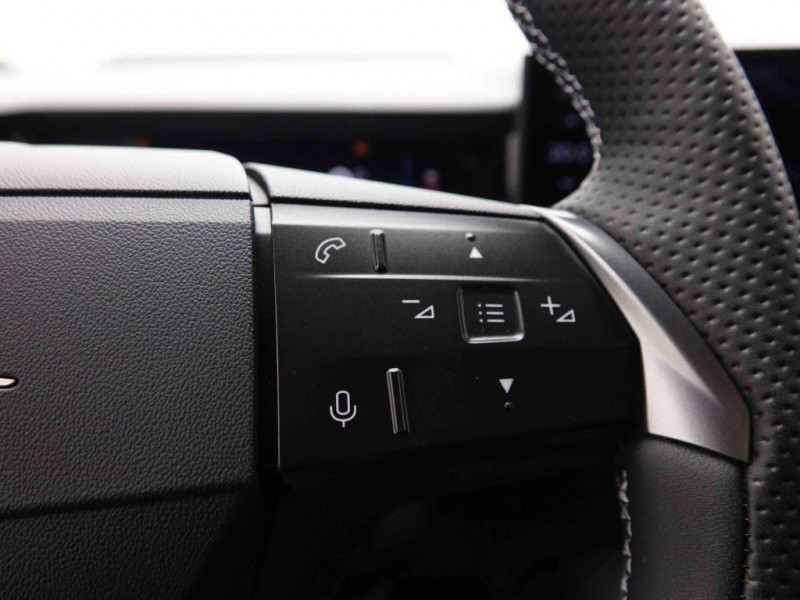 Photo 14 de l'offre de OPEL Grandland 1.2 T Hybrid 145 GS à 35898€ chez Carlyss automobiles Vitré