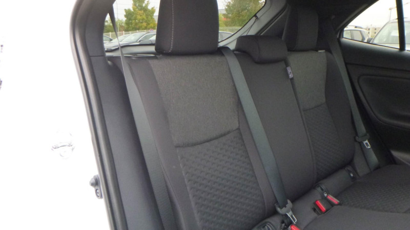 Photo 14 de l'offre de Toyota Yaris Cross Hybride Yaris Cross Hybride 130h 2WD Design à 29398€ chez Carlyss automobiles Vitré