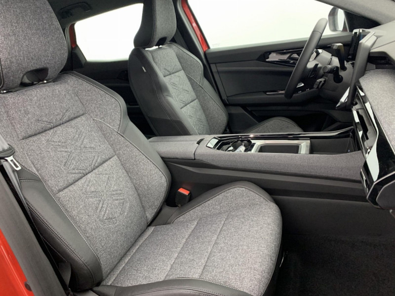 Photo 9 de l'offre de Renault AUSTRAL NOUVEAU FULL HYBRID E-TECH 200 CH EVOLUTION à 31998€ chez Carlyss automobiles Vitré