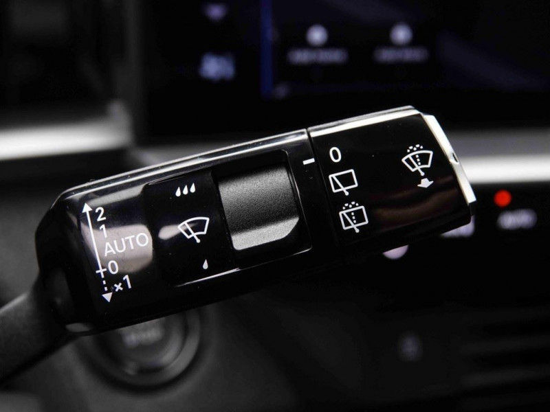 Photo 12 de l'offre de OPEL Grandland 1.2 T Hybrid 145 GS à 35898€ chez Carlyss automobiles Vitré