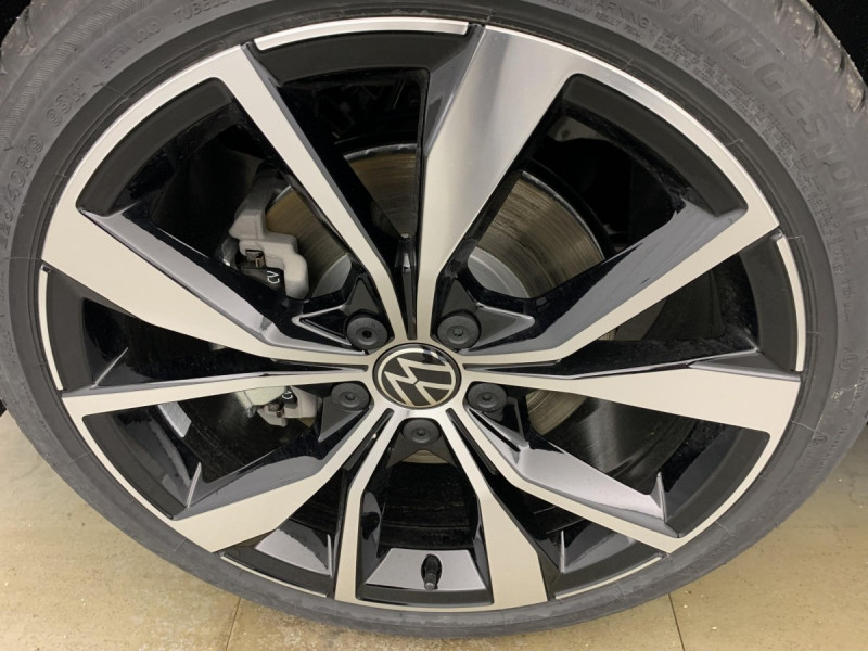 Photo 23 de l'offre de VOLKSWAGEN T-roc 2.0 TDI 150 Start/Stop DSG7 R-Line Edition à 35998€ chez Carlyss automobiles Vitré
