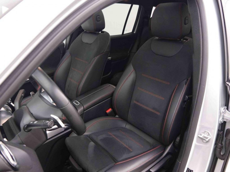 Photo 5 de l'offre de MERCEDES-BENZ GLB 200d 150 DCT AMG-Line 7pl à 50129€ chez Carlyss automobiles Vitré