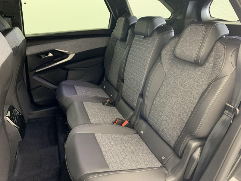 Photo 19 de l'offre de PEUGEOT 5008 Hybrid 145 e-DCS6 Allure à 31998€ chez Carlyss automobiles Vitré