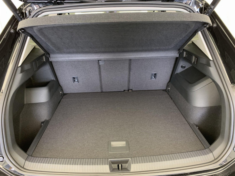 Photo 11 de l'offre de VOLKSWAGEN TIGUAN NOUVEAU 1.5 eTSI 150CV DSG7 LIFE PLUS à 40498€ chez Carlyss automobiles Vitré