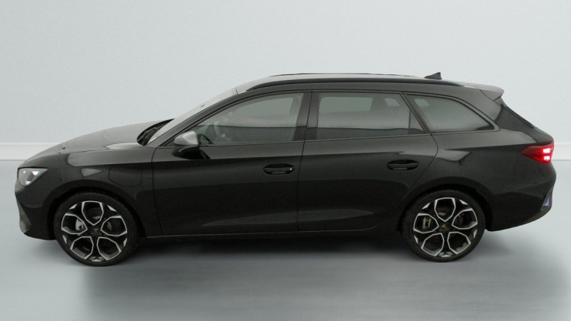 Photo 4 de l'offre de Cupra LEON Sportstourer eHybrid 204 ch DSG6 V à 33998€ chez Carlyss automobiles Vitré