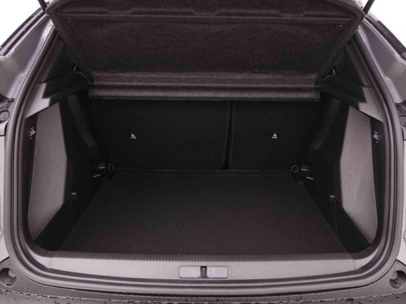 Photo 22 de l'offre de PEUGEOT 2008 1.2 HYBRID 145 eDCS6 Allure à 28698€ chez Carlyss automobiles Vitré