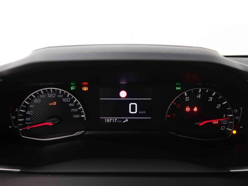 Photo 10 de l'offre de PEUGEOT 208 PureTech 100 S&S BVM6 Active à 17498€ chez Carlyss automobiles Vitré