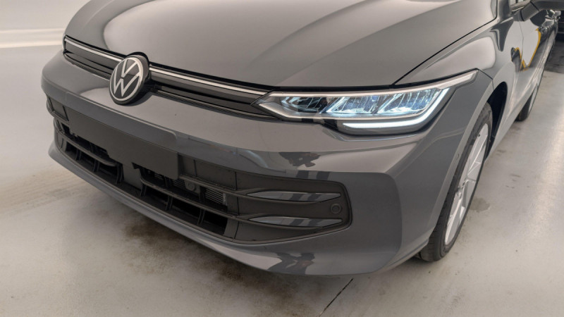 Photo 20 de l'offre de VOLKSWAGEN GOLF 8 1.5 ETSI EVO2 150 DSG7 LIFE PLUS à 30598€ chez Carlyss automobiles Vitré