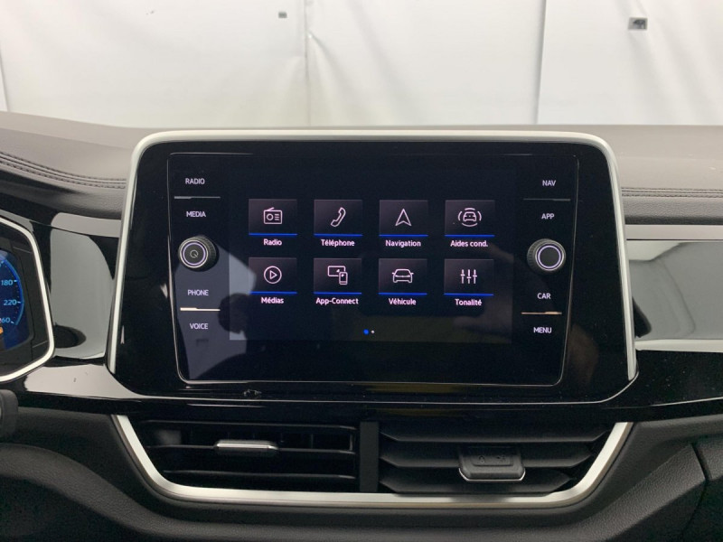 Photo 17 de l'offre de VOLKSWAGEN T-roc 1.5 TSI EVO2 150 Start/Stop DSG7 R-Line Edition à 33598€ chez Carlyss automobiles Vitré
