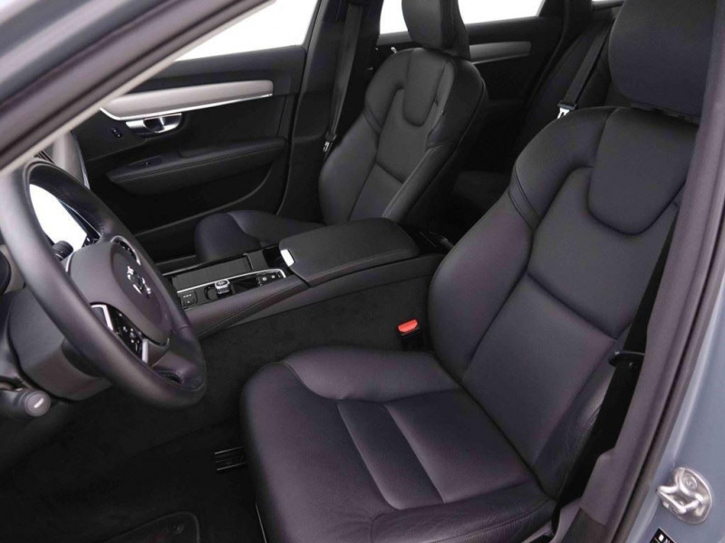 Photo 9 de l'offre de VOLVO V90 2.0 T6 PHEV 350 AWD 18gr Inscription à 37203€ chez Carlyss automobiles Vitré