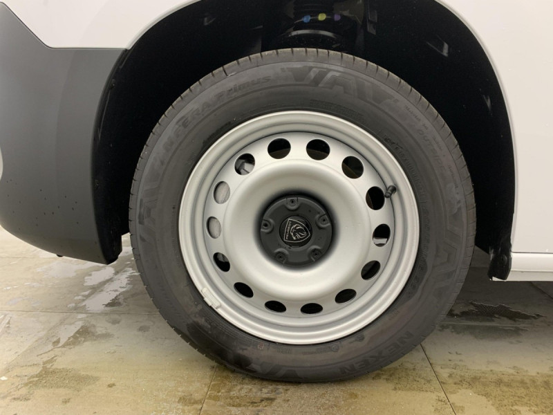 Photo 17 de l'offre de PEUGEOT Partner Fourgon M 650 KG BLUEHDI 130 S&S EAT8 à 21837€ chez Carlyss automobiles Vitré