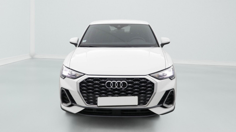 Photo 2 de l'offre de AUDI Q3 Sportback Q3 Sportback 35 TDI 150 ch S tronic 7 S line à 39598€ chez Carlyss automobiles Vitré