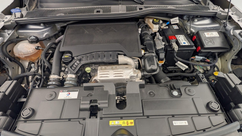 Photo 15 de l'offre de CITROEN C4 PureTech 130 S&S BVM6 Shine à 15804€ chez Carlyss automobiles Vitré