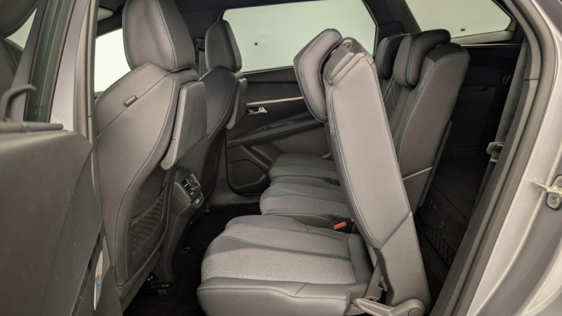 Photo 12 de l'offre de PEUGEOT 5008 PureTech 130ch S&S BVM6 Allure Pack à 25969€ chez Carlyss automobiles Vitré