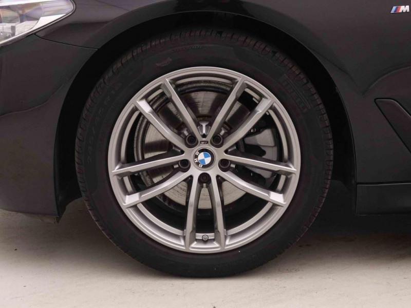 Photo 20 de l'offre de Bmw 5 520i 184 Touring Steptronic M-Pack à 43298€ chez Carlyss automobiles Vitré