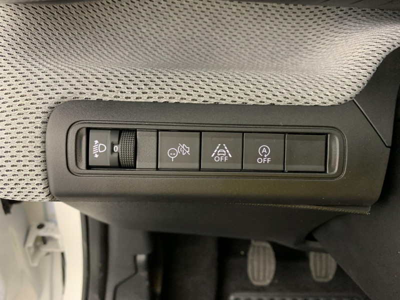 Photo 15 de l'offre de Citroën C3 SOCIETE NOUVELLE TURBO 100 BVM PRO à 17097€ chez Carlyss automobiles Vitré