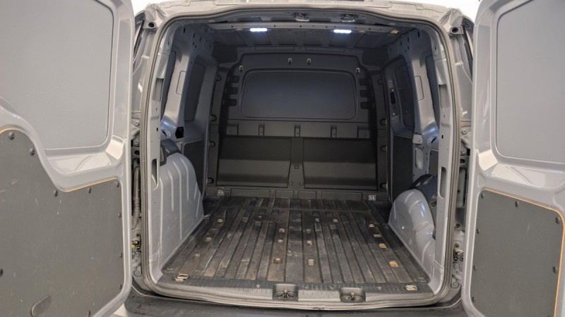 Photo 11 de l'offre de Volkswagen Caddy Cargo 2.0 TDI 102 BVM6 BUSINESS à 19166€ chez Carlyss automobiles Vitré