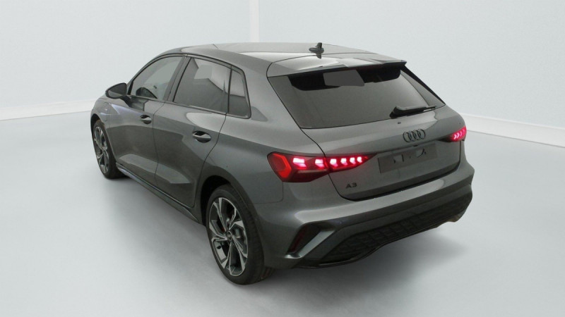 Photo 5 de l'offre de AUDI A3 SPORTBACK NOUVELLE 45 TFSI E HYBRIDE RECHARGEABLE 272 S TRONIC 6 S LINE à 43998€ chez Carlyss automobiles Vitré