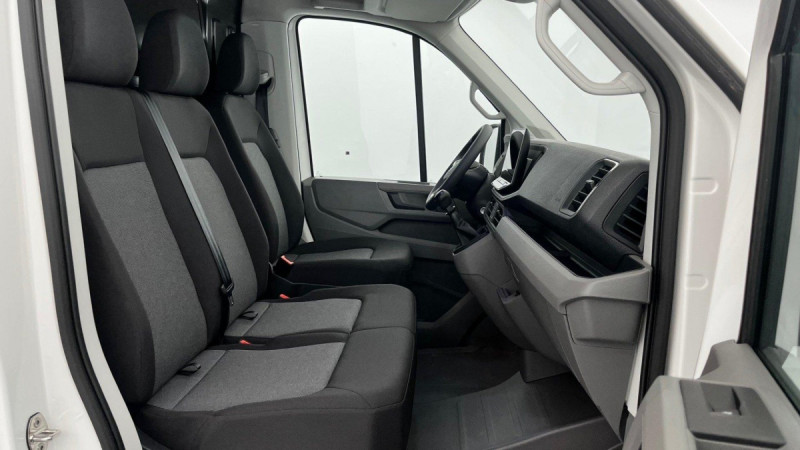 Photo 7 de l'offre de VOLKSWAGEN Crafter VAN 35 L3H3 2.0 TDI 140 CH BUSINESS à 35037€ chez Carlyss automobiles Vitré