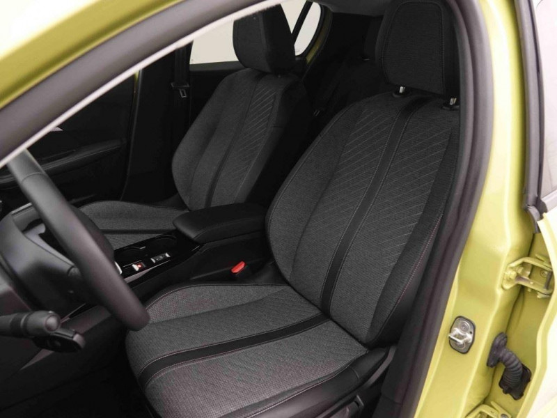 Photo 6 de l'offre de PEUGEOT 208 PureTech 100 S&S BVM6 Allure à 18431€ chez Carlyss automobiles Vitré