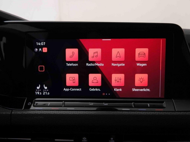 Photo 17 de l'offre de Volkswagen Golf GTi 2.0 TSi 245 DSG Black Style à 31114€ chez Carlyss automobiles Vitré