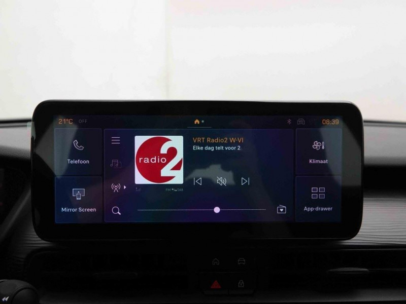 Photo 12 de l'offre de Jeep Avenger 1.2 MHEV 110 DCT6 Longitude à 26422€ chez Carlyss automobiles Vitré