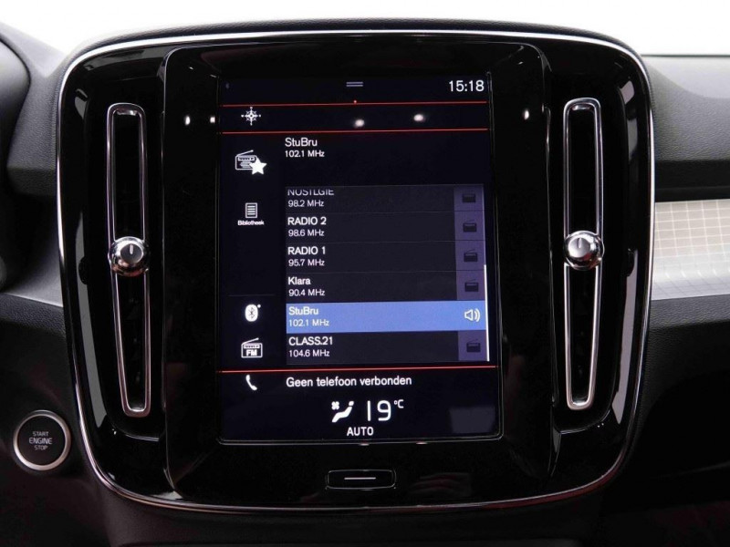 Photo 9 de l'offre de VOLVO XC40 1.5 T5 180 PHEV Momentum Pro à 28702€ chez Carlyss automobiles Vitré