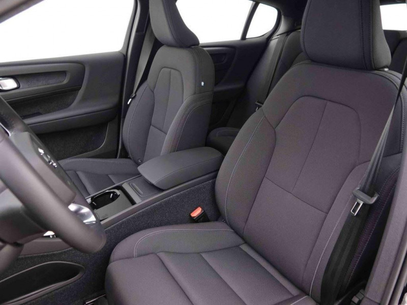 Photo 9 de l'offre de Volvo EC40 Recharge 238 Single Motor Plus à 43702€ chez Carlyss automobiles Vitré