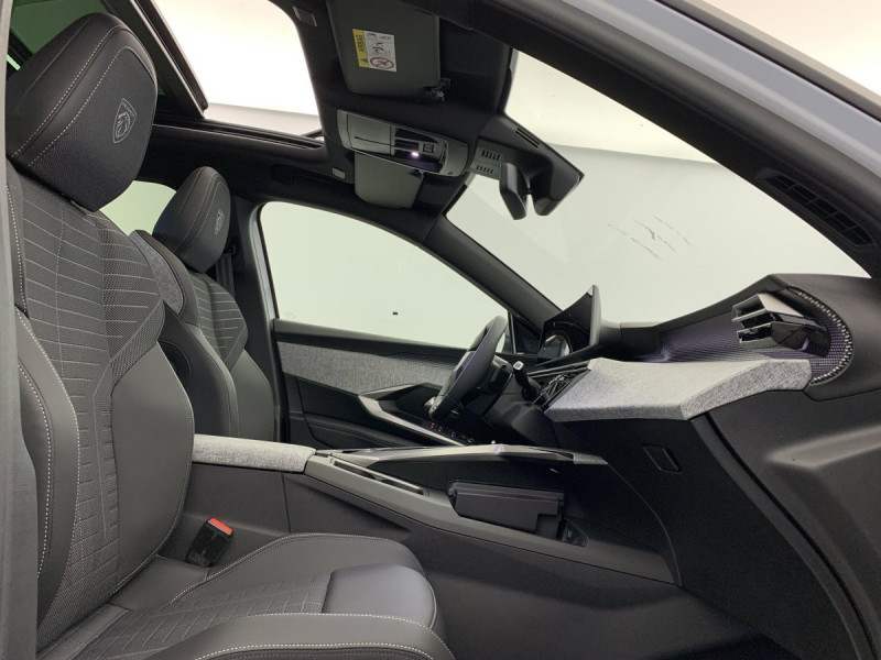 Photo 9 de l'offre de PEUGEOT 3008 Hybrid 145 e-DCS6 GT à 34998€ chez Carlyss automobiles Vitré