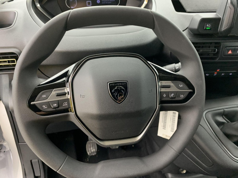 Photo 13 de l'offre de PEUGEOT Partner Fourgon XL 950 KG BLUEHDI 100 S&S BVM6 à 19197€ chez Carlyss automobiles Vitré